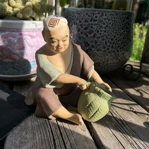 HAKATA URASAKI Dolls "The Basket Maker" figurine CIRCA 1970s